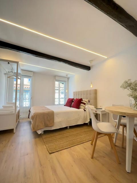 Dining area, Bedroom