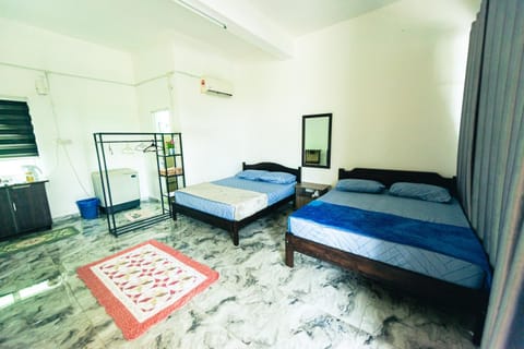 Bed, Photo of the whole room, air conditioner