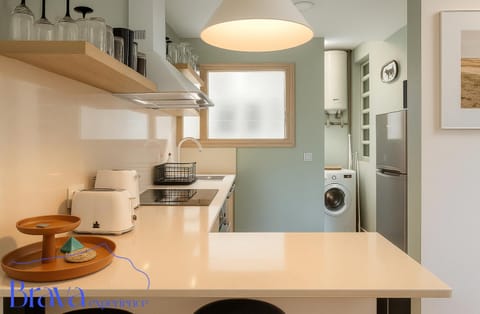 toaster, washing machine, kitchen