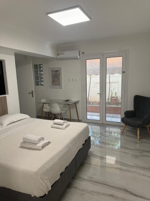 Seating area, Bedroom