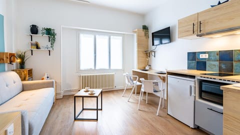 TV and multimedia, Kitchen or kitchenette, Seating area, Dining area, minibar, stove