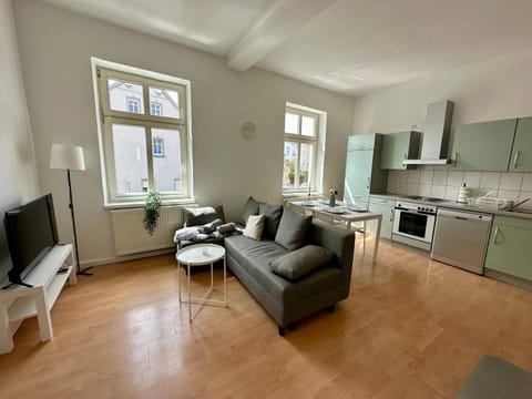TV and multimedia, Kitchen or kitchenette, Living room, Seating area