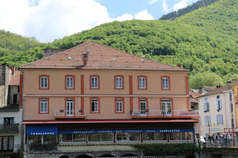 Restaurant/places to eat, Facade/entrance