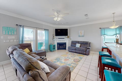 Smiles in Isla Del Sol House in Galveston Island