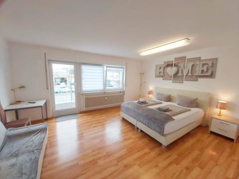 Bed, Photo of the whole room, Seating area, Bedroom