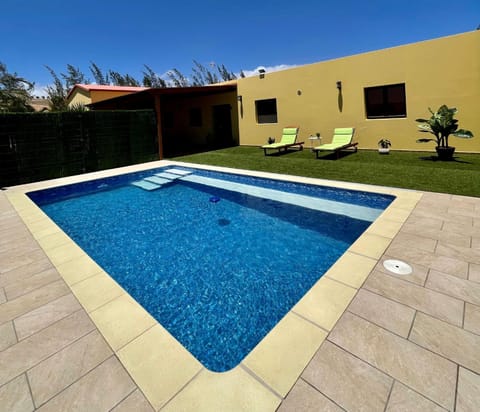 Balcony/Terrace, Swimming pool