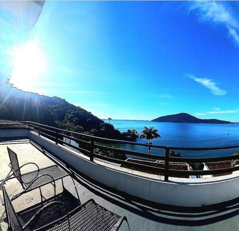 View (from property/room), Mountain view, Sea view