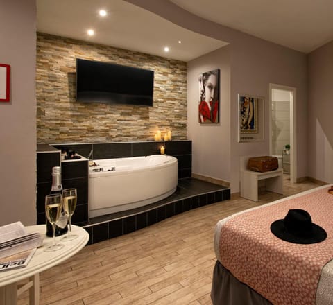 Other, Photo of the whole room, Decorative detail, Bedroom