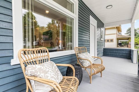 New! Luxury 1BR Flat near Downtown Mount Clemens Apartment in Mount Clemens