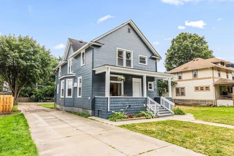 New! Luxury 1BR Flat near Downtown Mount Clemens Apartment in Mount Clemens