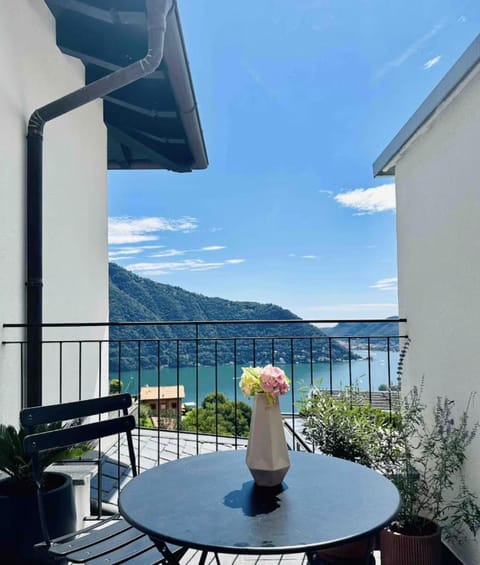 Balcony/Terrace, Lake view, Lake view, Mountain view