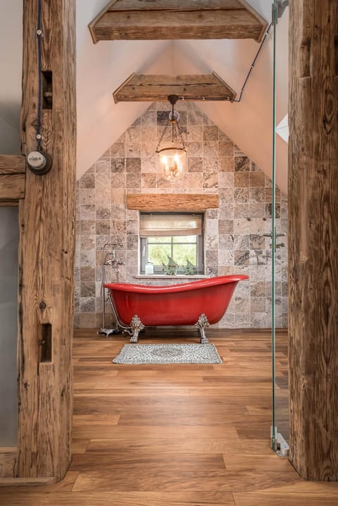 Property building, Garden, Garden, Bathroom, Hiking, Garden view, Bath, heating