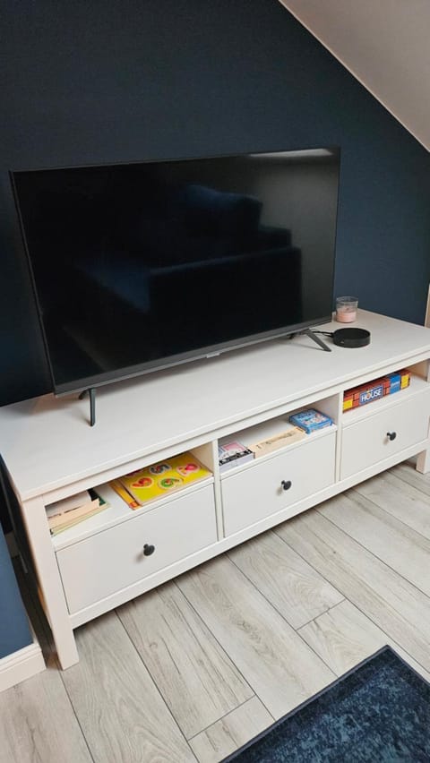 TV and multimedia, Evening entertainment