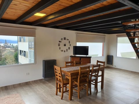 Communal lounge/ TV room, TV and multimedia, Living room, Seating area, Dining area, Evening entertainment