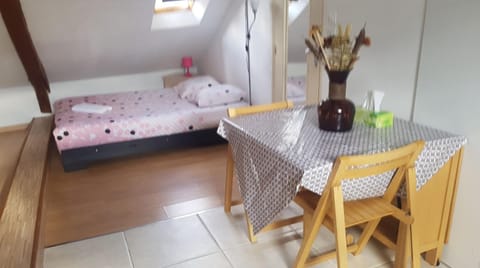 Seating area, Dining area, Bedroom