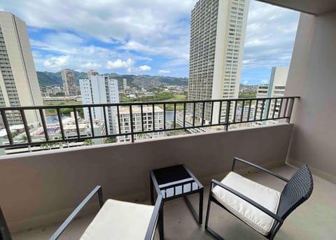 View (from property/room), Balcony/Terrace, Mountain view