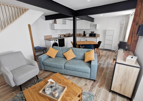 Kitchen or kitchenette, Living room