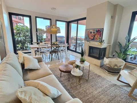 Living room, Seating area, Dining area