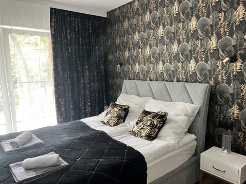 Bed, Bed, Photo of the whole room, Bedroom