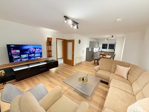 Communal lounge/ TV room, Kitchen or kitchenette, Living room, Seating area, Evening entertainment