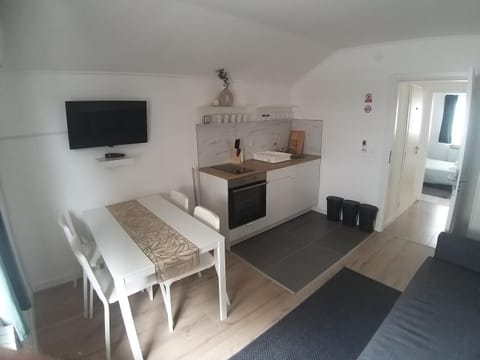 TV and multimedia, Kitchen or kitchenette, Dining area, minibar, pet friendly, stove