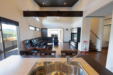 TV and multimedia, Living room, Dining area