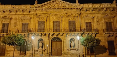 Night, Landmark view