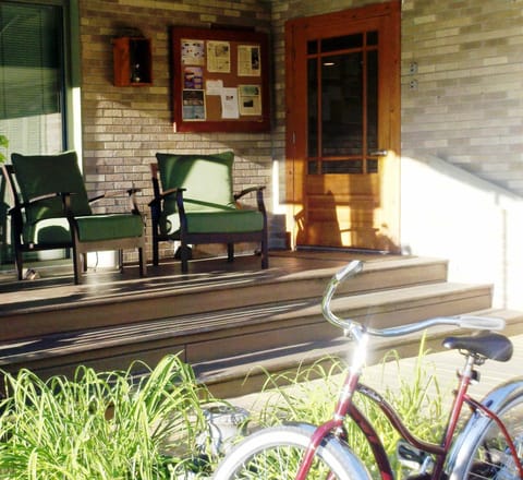 Facade/entrance, Facade/entrance, Area and facilities