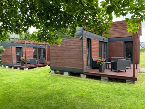 Property building, Garden, Balcony/Terrace