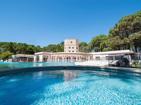 Property building, Day, Natural landscape, Pool view, Swimming pool