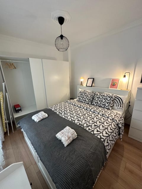 Bed, Photo of the whole room, Bedroom, towels, wardrobe