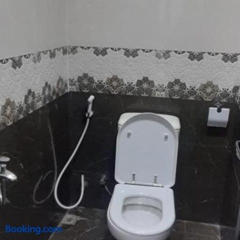 Making friends with guests Apartment in Al Sharjah