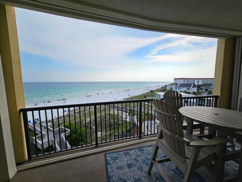 Bella Riva 409 4 bedroom Beachfront Beach set up included House in Okaloosa Island