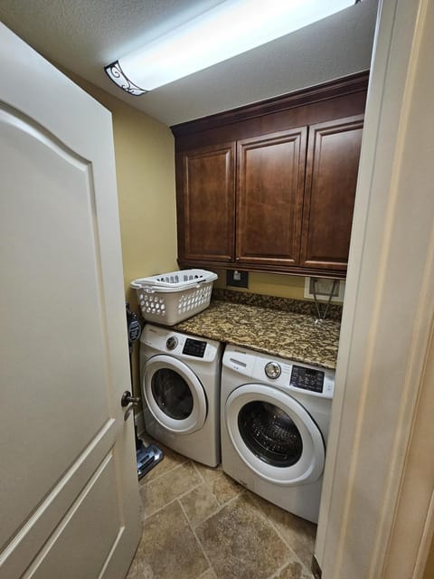 Bella Riva 409 4 bedroom Beachfront Beach set up included House in Okaloosa Island