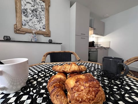 Studio de charme 30m², centre historique de Moulins, 2 lits jumelables, tout équipé, proche commodités - FR-1-489-472 Apartment in Moulins