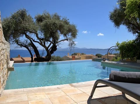 Pool view, Sea view