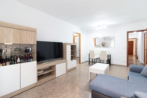 Communal lounge/ TV room, Living room