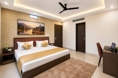 Bed, TV and multimedia, Bedroom, air conditioner
