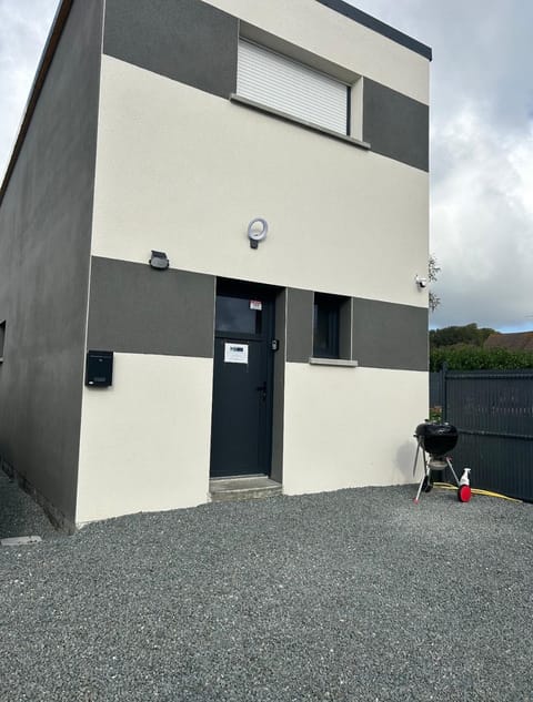 Gîtes Rozanna avec accès Piscine et SPA JACUZZI House in Barneville-Carteret