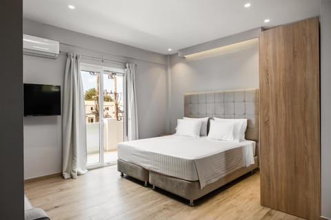 Bed, TV and multimedia, wardrobe