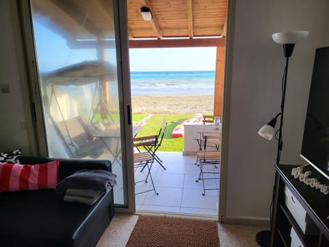 Communal lounge/ TV room, Natural landscape, TV and multimedia, View (from property/room), Balcony/Terrace, Living room, Seating area, Sea view