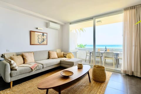 Balcony/Terrace, Living room, Sea view, air conditioner