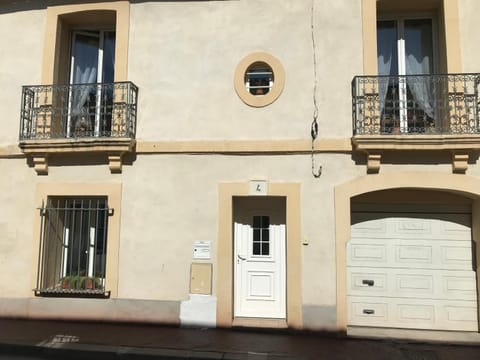 Property building, Facade/entrance