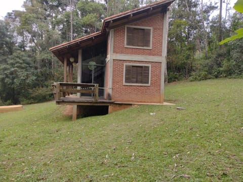 Property building, Spring, Day, Natural landscape, Garden, View (from property/room), On site, Garden view, Area and facilities, pet friendly