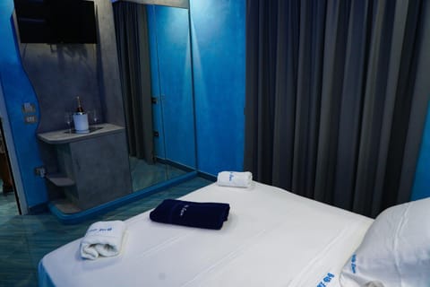 Bed, Photo of the whole room, Bedroom, towels, wardrobe