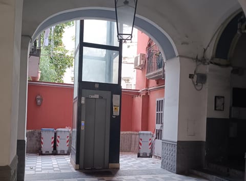 Facade/entrance, elevator