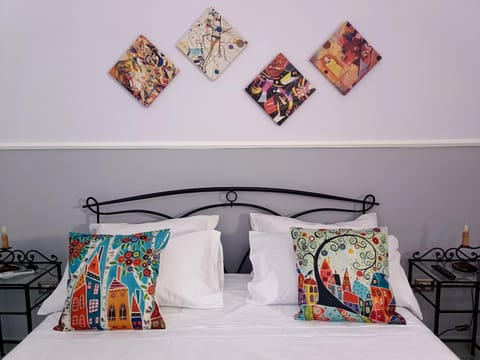 Bed, Photo of the whole room