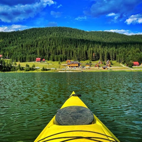 Nearby landmark, Day, Natural landscape, Activities, Lake view