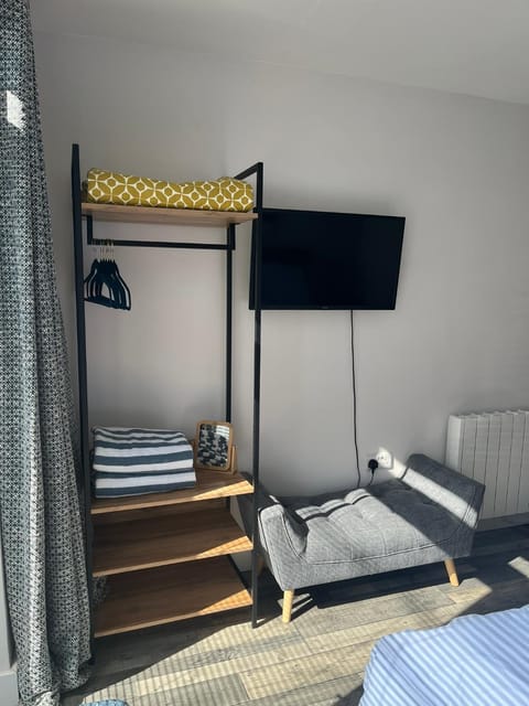 Entire guest suite in Four Mile Bridge, Rhoscolyn Apartment in Wales