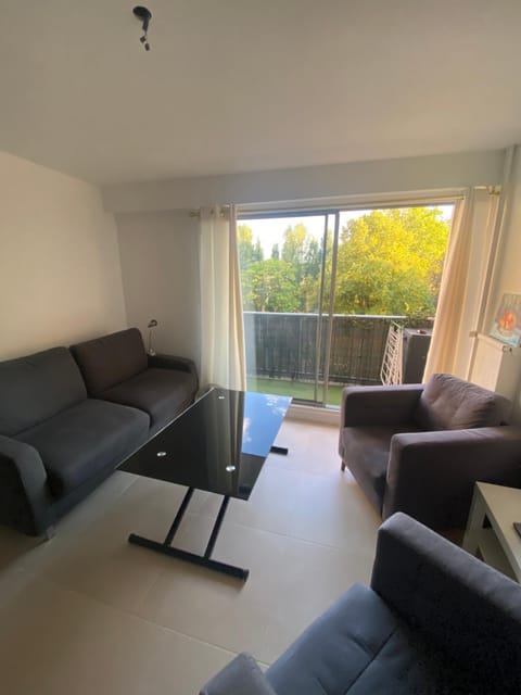 Communal lounge/ TV room, Living room, Seating area